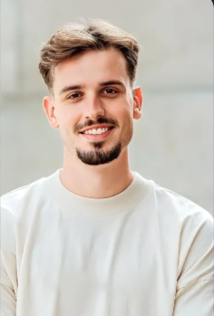 Ethan Miller